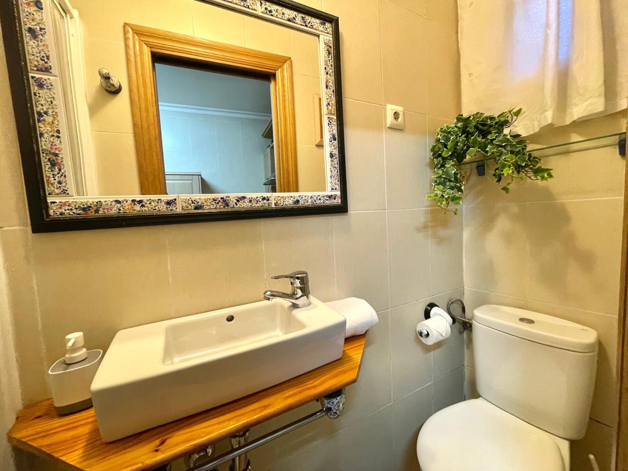Tranquilo apartamento cerca del Casco Viejo de Bilbao Bilbau Exterior foto
